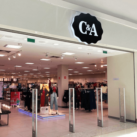 Imagem de interna da loja c&a