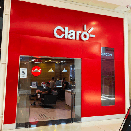 Imagem de interna da loja claro