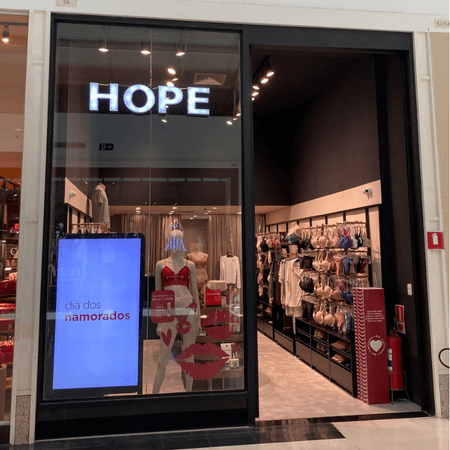 Imagem de interna da loja hope